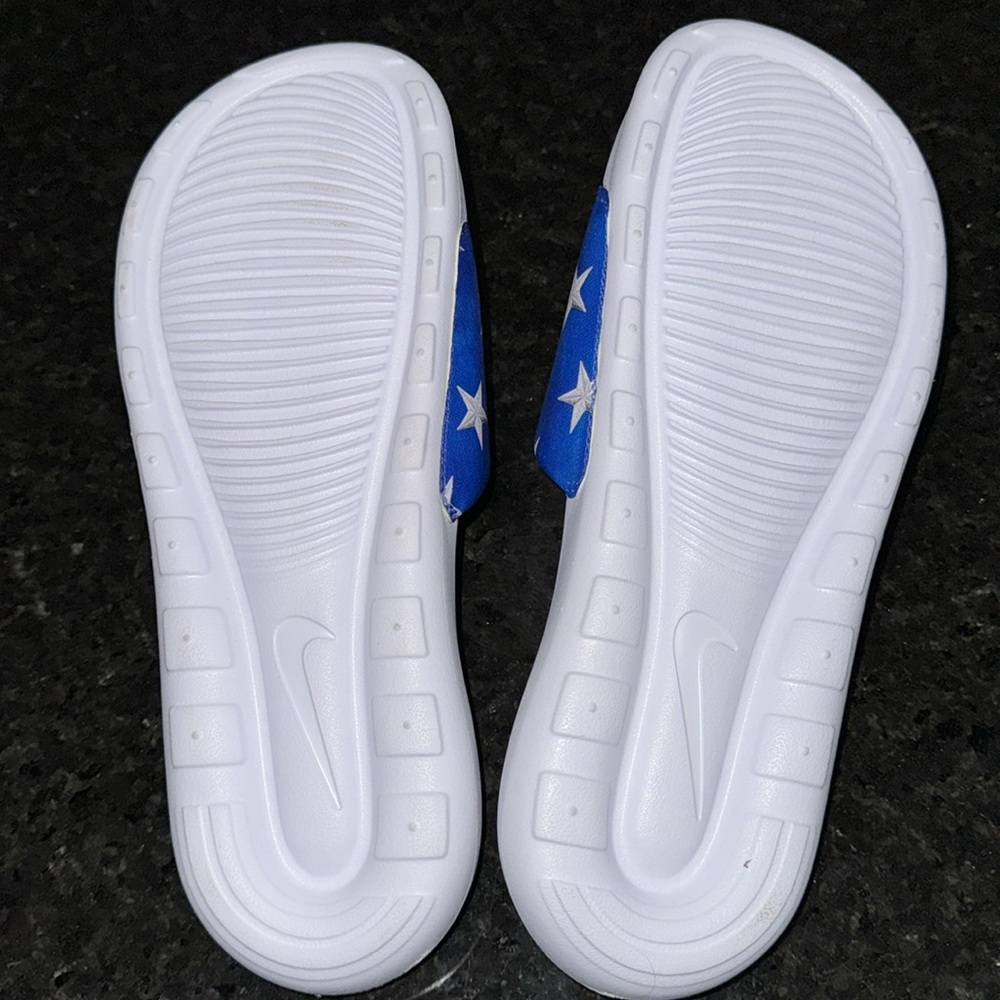 NIKE VICTORI ONE SLIDE STAR PRINT MEN SHOES SLIPPER BLUE/WHITE/RED SIZE 8 - Picture 6 of 6